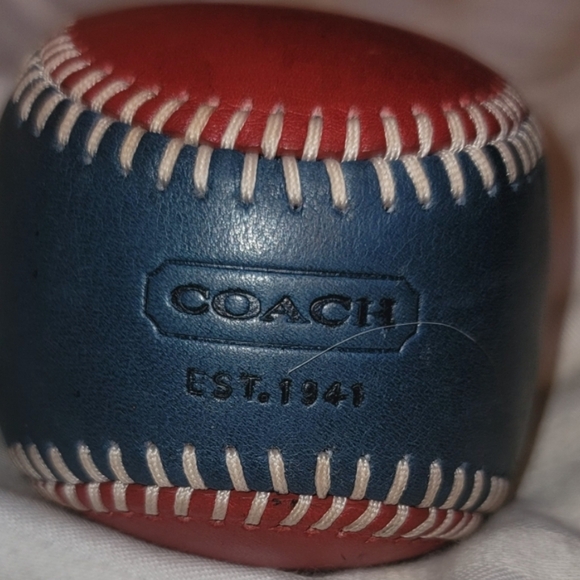 Coach baseball paper weight Unisex - Picture 1 of 5